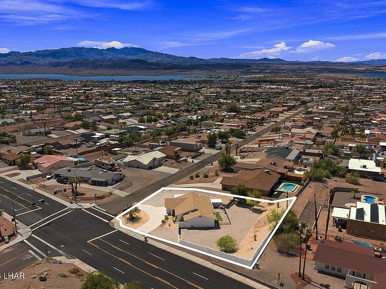301 Acoma Blvd N photo 4