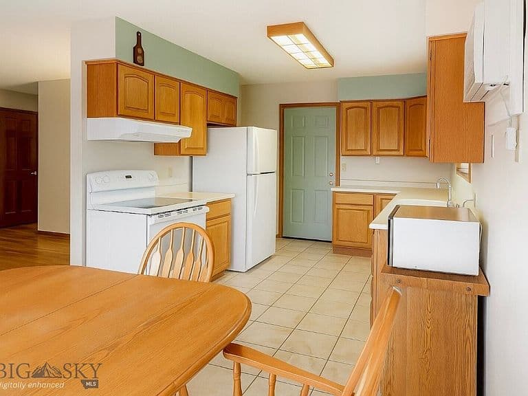 4 Sumac Ct photo 2