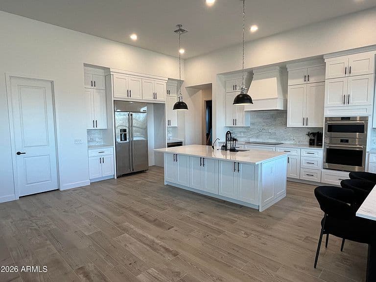 20255 W HIGHLAND Avenue photo 2