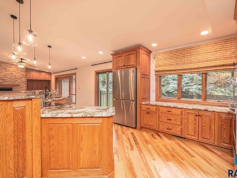 1008 W Batcheller Ln photo 5