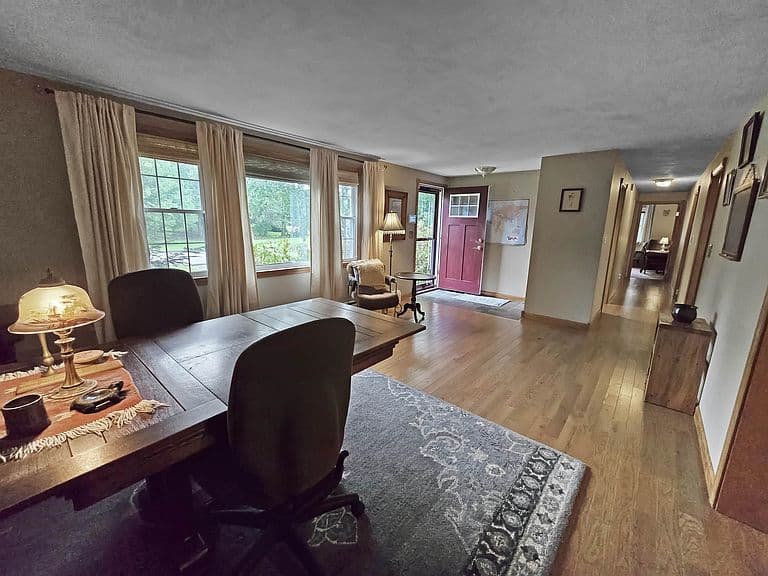 7 Laverne Drive photo 2