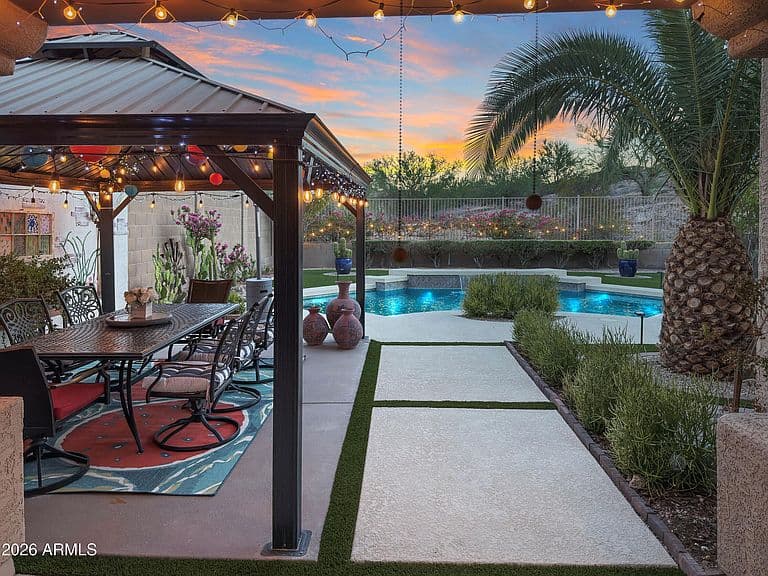 18487 W DESERT VIEW Lane photo 5