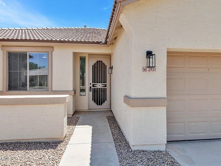 2951 E LINDRICK Drive photo 4