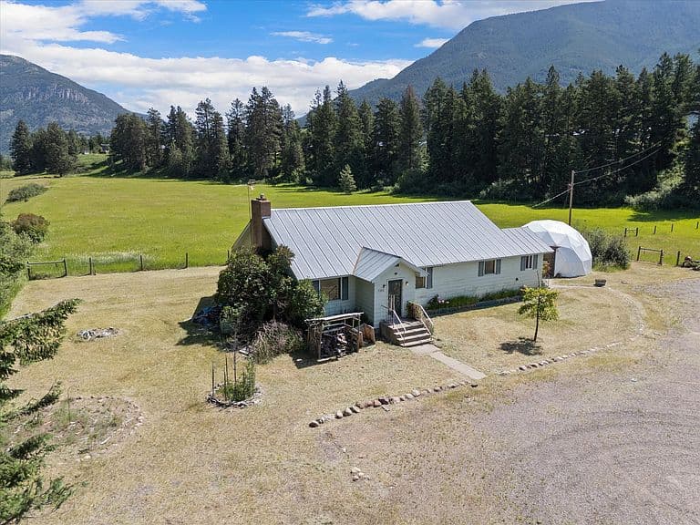 7240 Us Highway 2 E photo 1