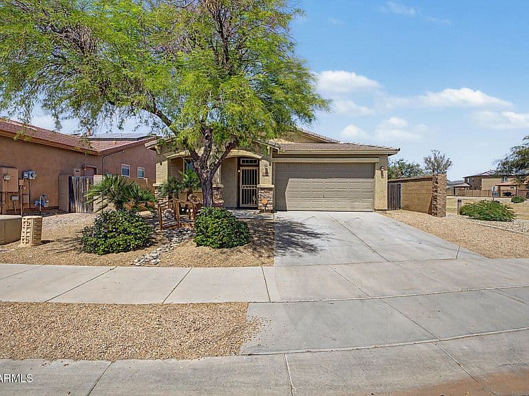 17668 W Desert Bloom Street photo 4