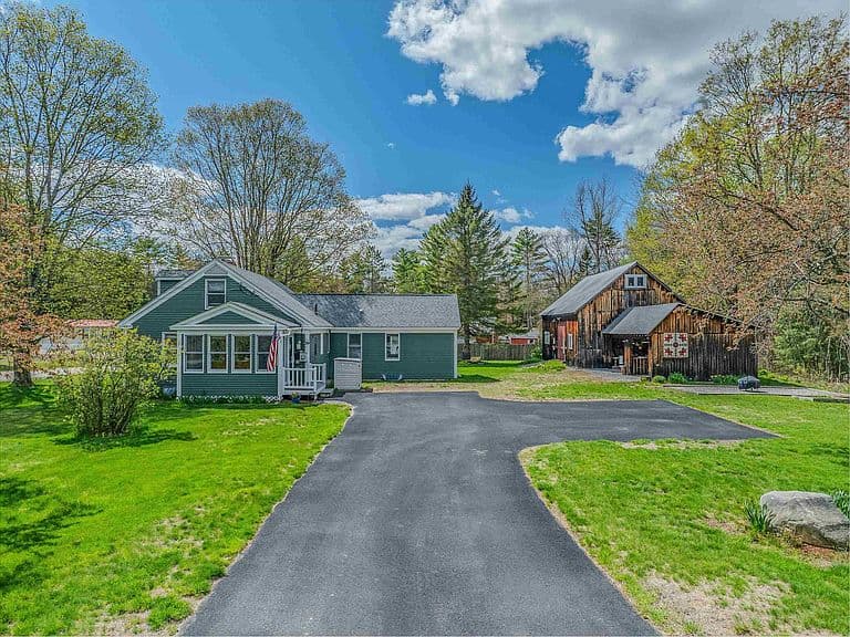 49 Beech HIll Road photo 2