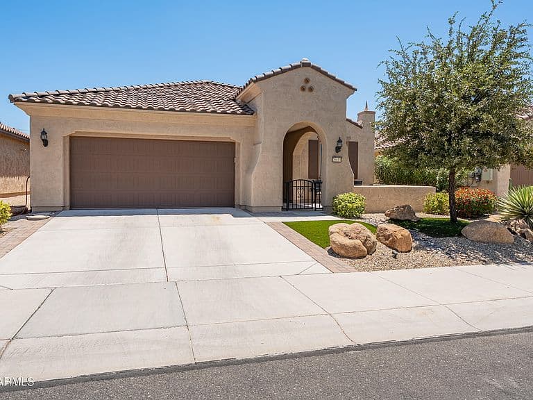 26611 W ZACHARY Drive photo 3