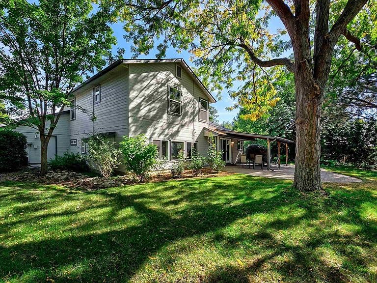 6071 N Drake Way photo 4