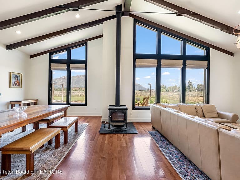 820 Ponderosa Dr photo 3