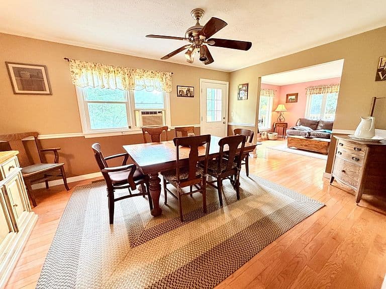 318 Weir Road photo 5