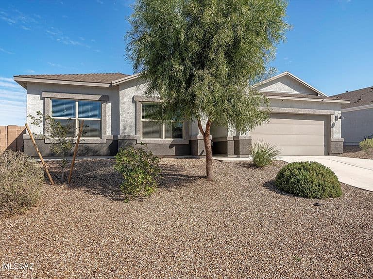 656 W Wilkinson St photo 2