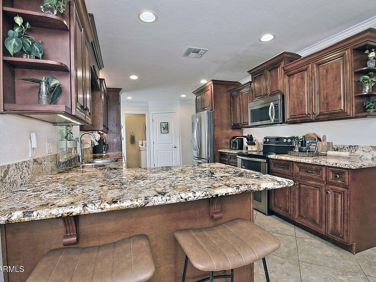 3815 S SHANNON Drive photo 4