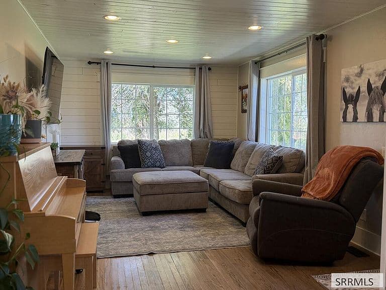 2151 W 800 S photo 5