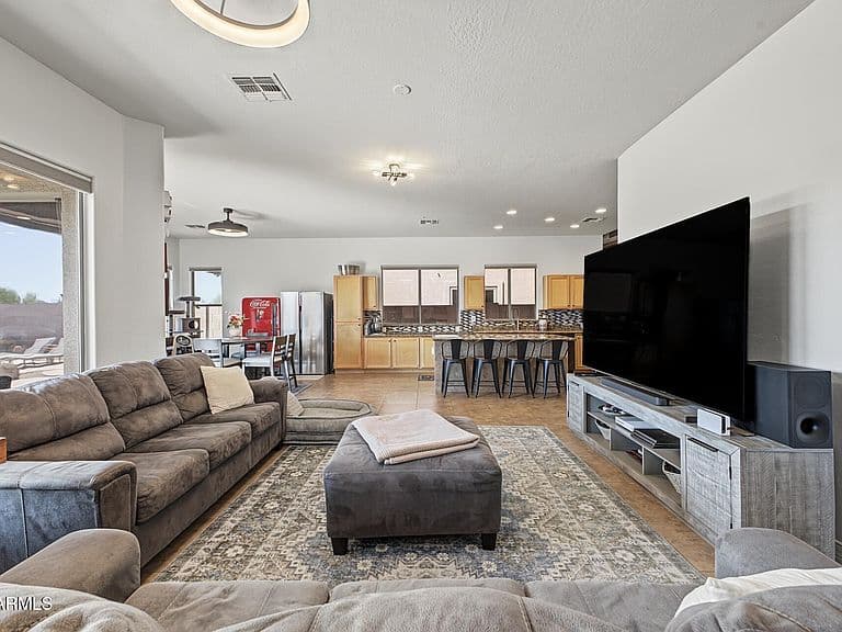 2757 W VIA CALABRIA Way photo 4