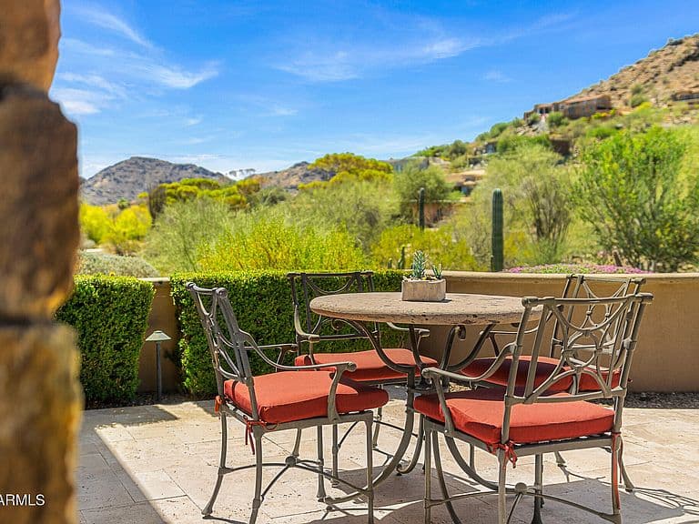 4602 E MOCKINGBIRD Lane photo 3