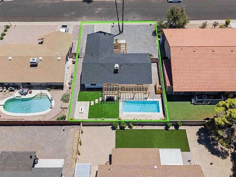 8114 E JACKRABBIT Road photo 2