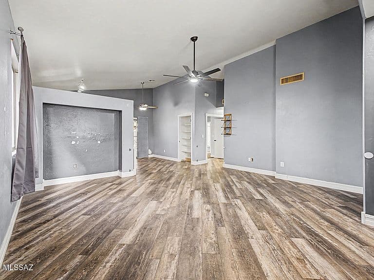 10243 E Desert Skyline Way photo 2
