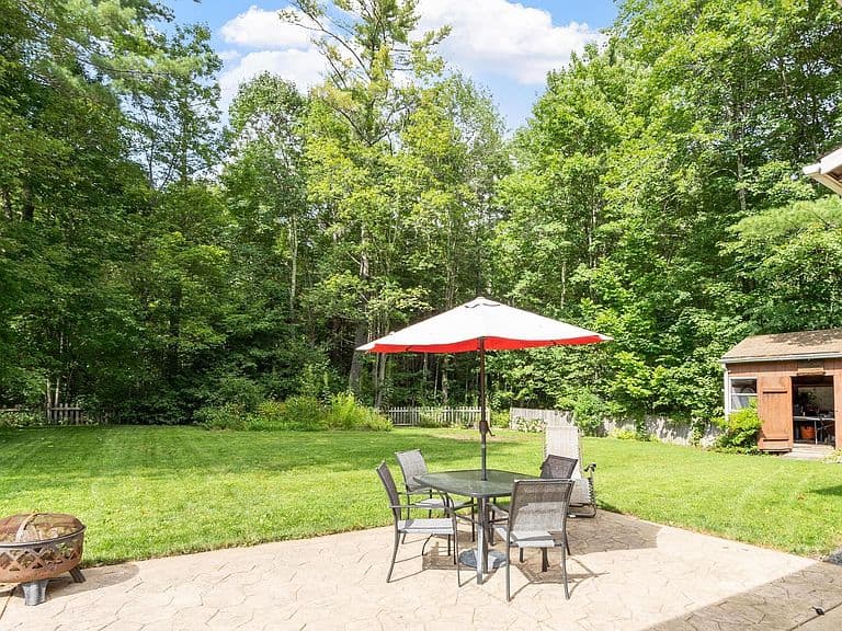 163 Liberty Lane photo 2