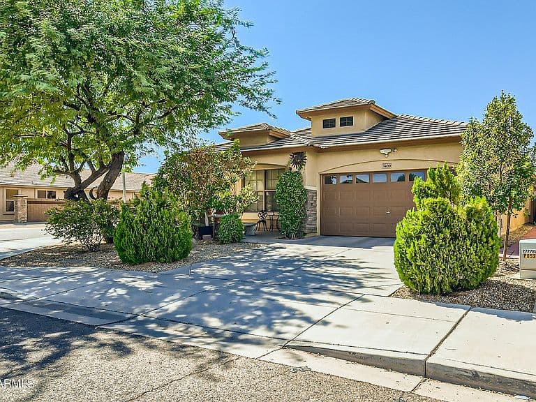 3439 W SAINT ANNE Avenue photo 1