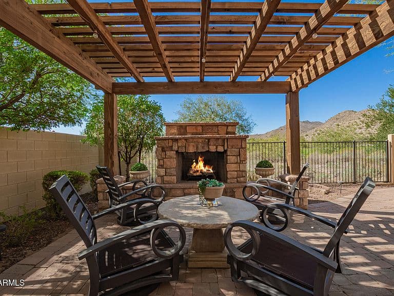 3554 N HOOPER Street photo 3