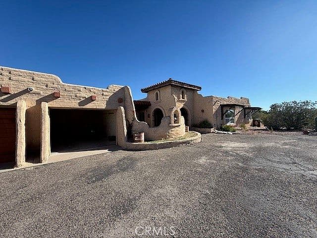 6300 N Camino Miraval photo 4