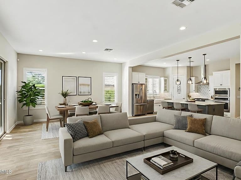 18125 N 65TH Place photo 3