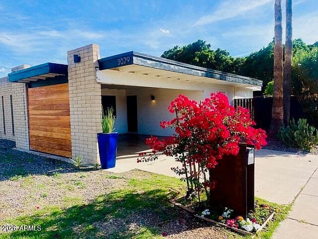 3029 W Shaw Butte Dr photo 2