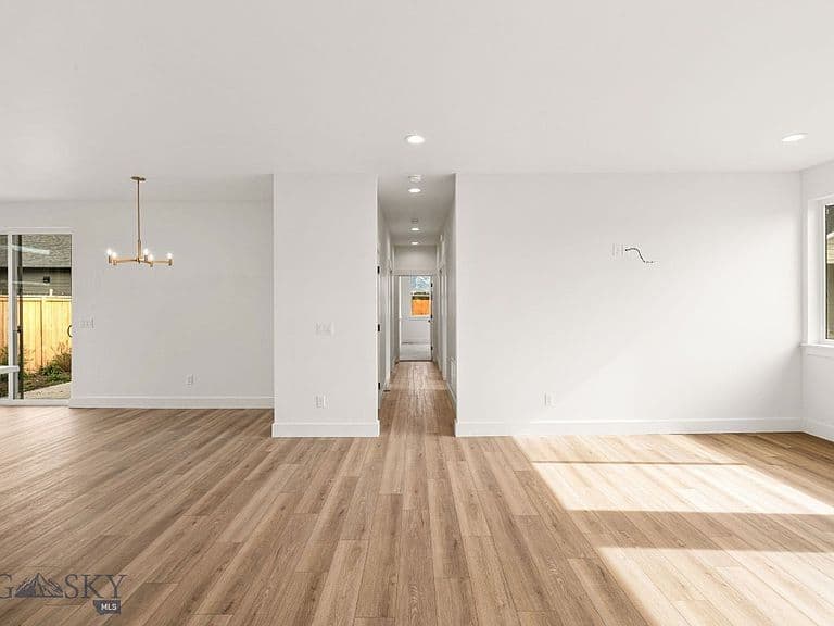 1106 Melissa Way photo 5