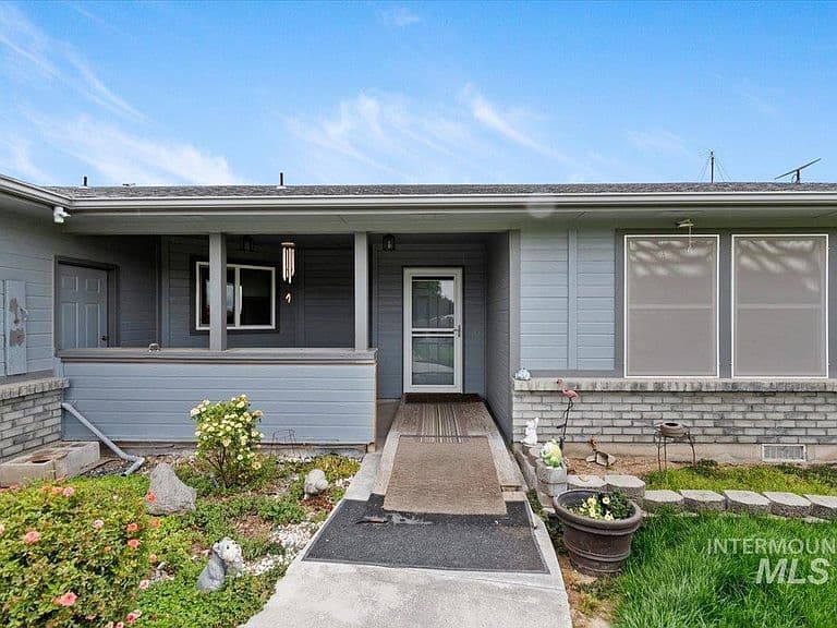 1100 Burnett Dr Unit 225 photo 4