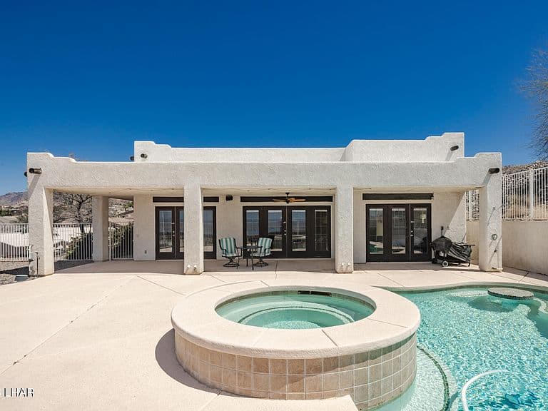 3770 Fortune Dr photo 2
