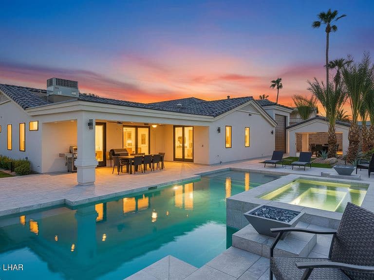 2540 Plaza Hermosa photo 2