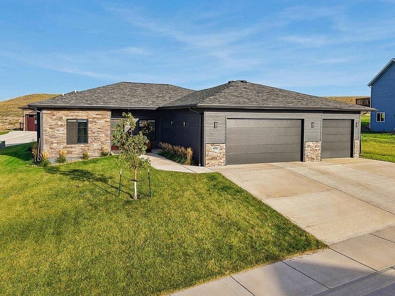 4802 Papillion Dr photo 4