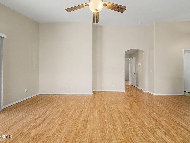 3162 W SUNSHINE BUTTE Drive photo 4