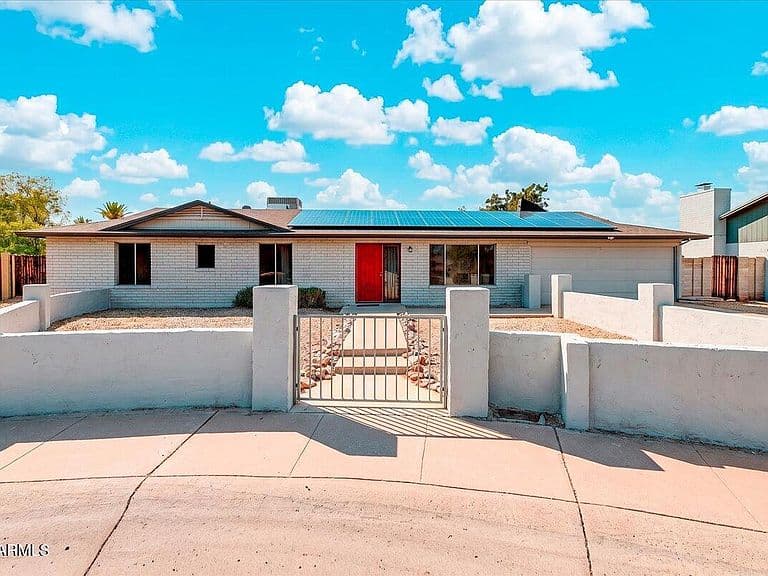 1944 W KRISTAL Way photo 1