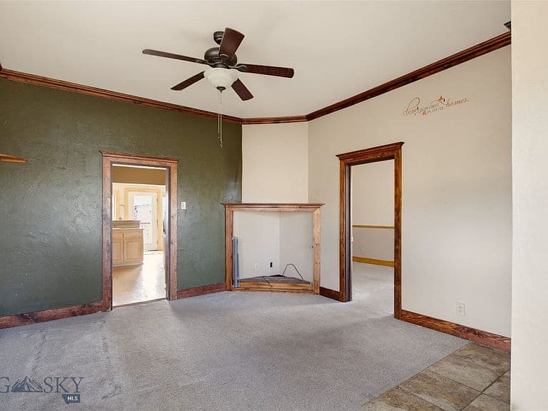 2726 Walnut St photo 3
