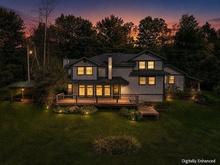 748 Chapin Road photo 5