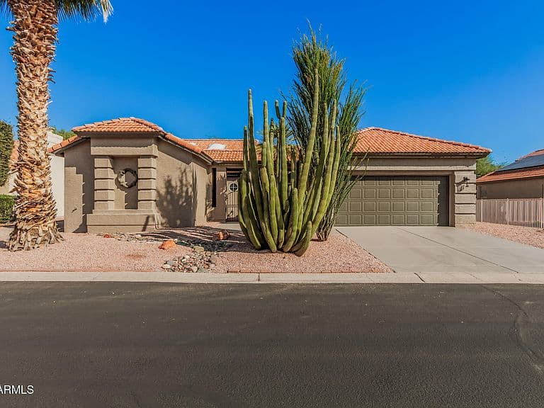 9310 E CRYSTAL Drive photo 2