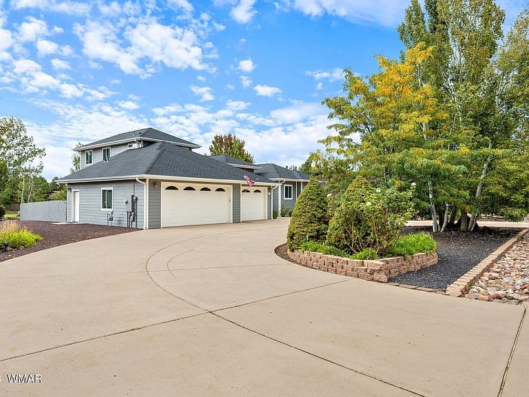 880 Rainbow View Dr photo 3