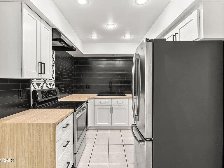 6030 N 15TH Street #11 photo 5