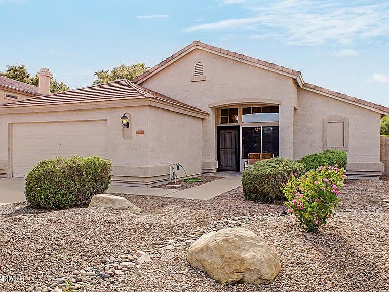 7457 W Tonopah Drive photo 3