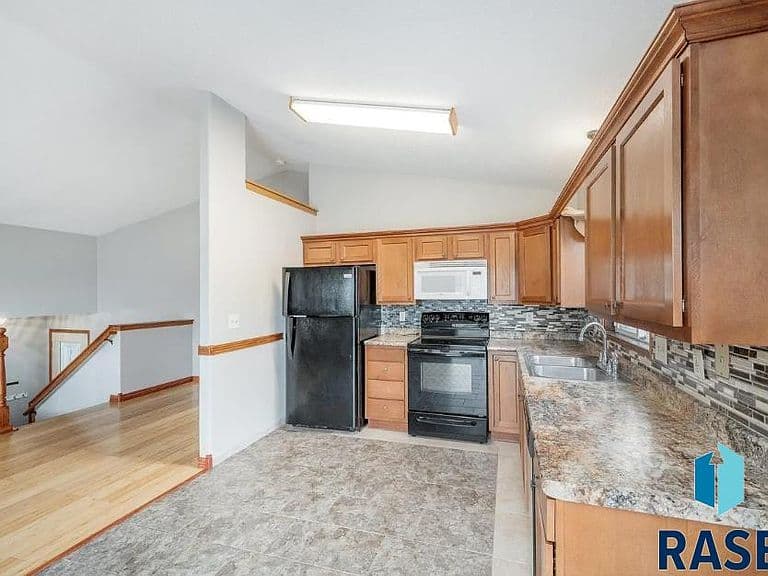 5604 S Sundowner Ave photo 3