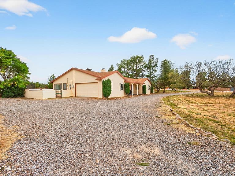 2602 E KIOWA Street photo 4