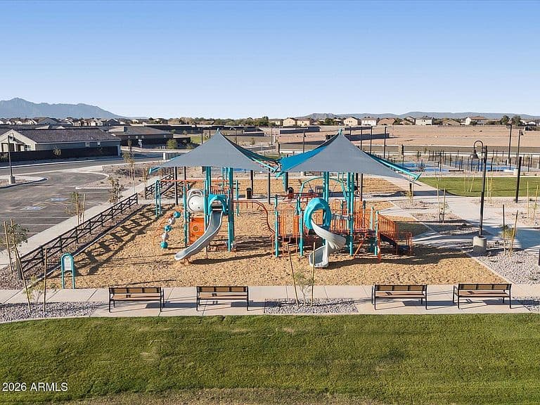 36992 W MONTSERRAT Street photo 4