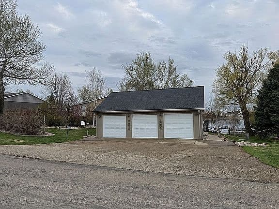 379751 N Shore Dr photo 3