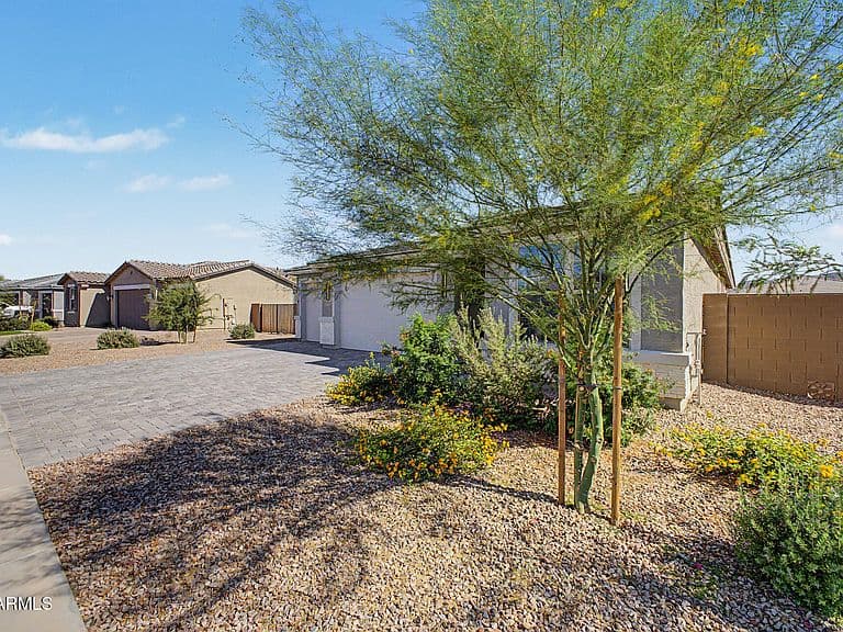 2069 E BROOKLYN Drive photo 3