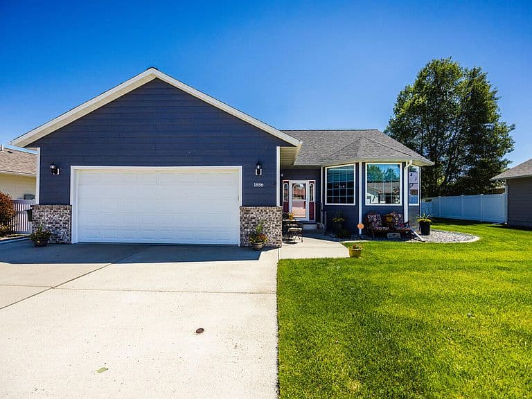 1886 Paintbrush Dr photo 1