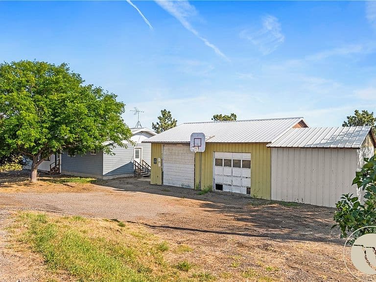 4444 Pine Hills Rd photo 3