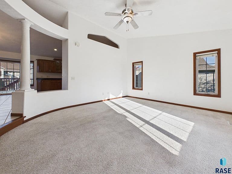 809 S Outlook Dr photo 3