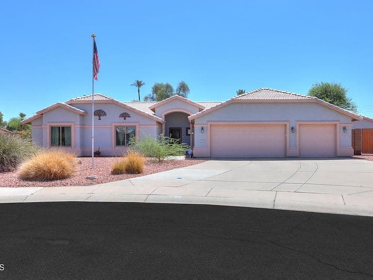 216 E PEBBLE Court photo 2