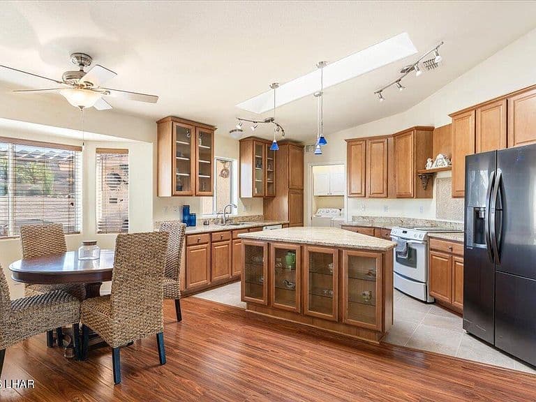 3527 Vega Ct photo 4